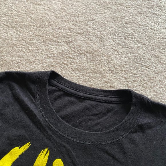 Blink-182 Chest Approx. 15.5'' Graphic Band Tee - Picture 9 of 10